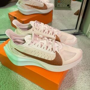 Nike rubber shoes for women